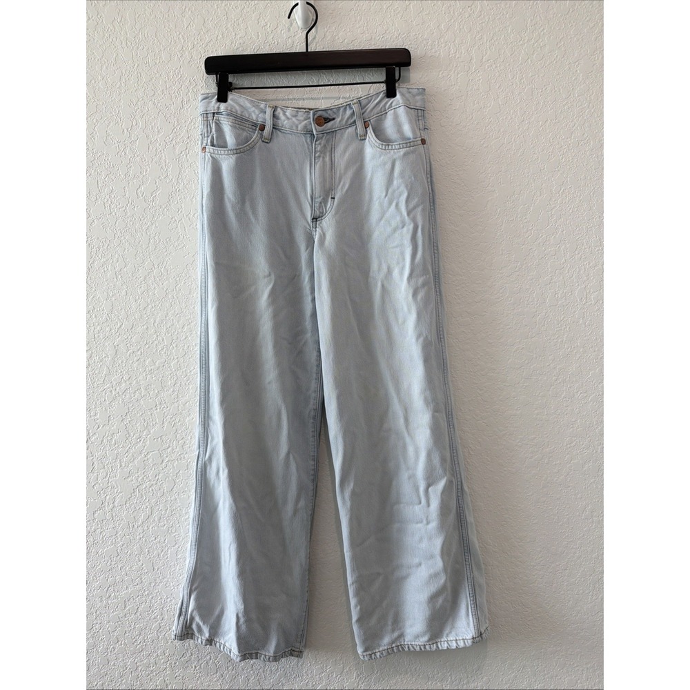 Wrangler Worldwide Midrise Wide Leg Jeans 661 Light Wash Soft Size 28x32